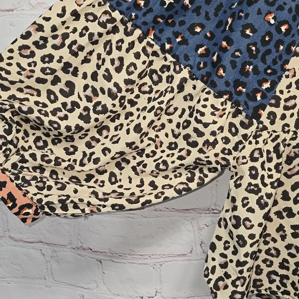 ODDY Multi Color Leopard Sleeve Womens Size M/L - Picture 4 of 9